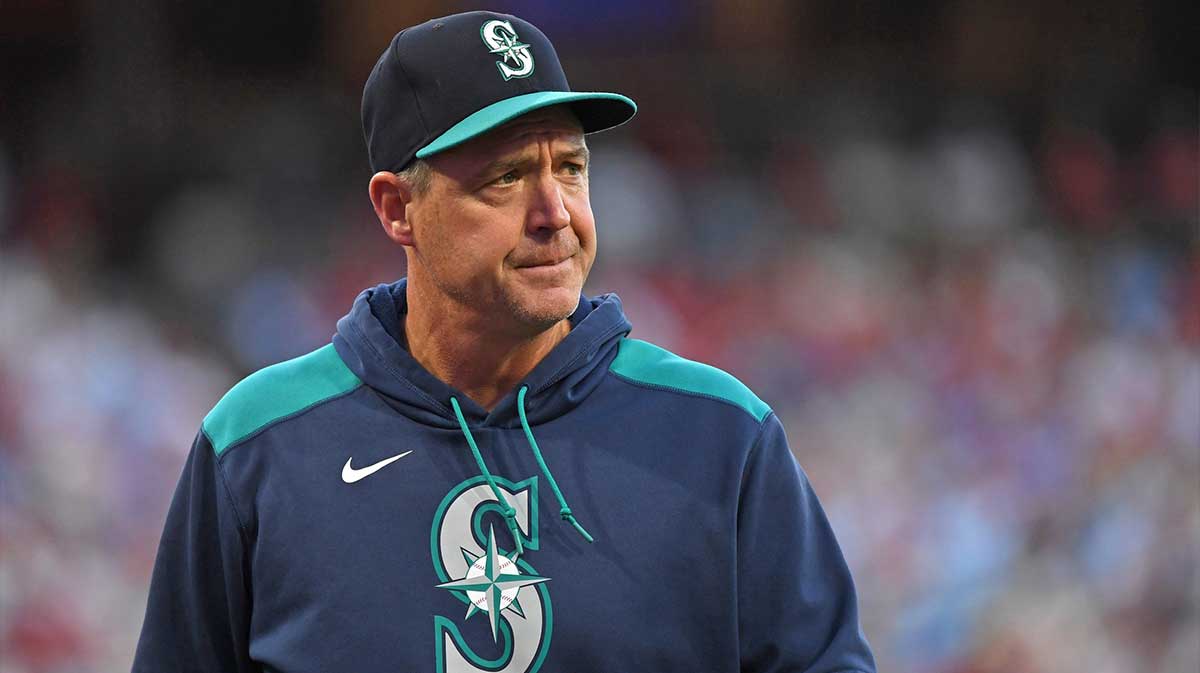 Mariners acquire Jose Ferrer in 3 player trade